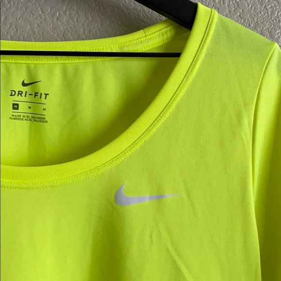 🎉SALE🎉 NIKE Performance Tee Dri-Fit Bright Yellow Size M - Picture 4 of 7